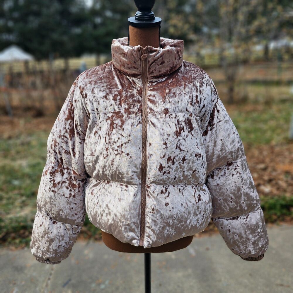 NWT Fabletics Wander Crushed Velour Cropped Puffer Jacket Women Size L,